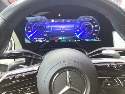 MERCEDES-BENZ EQE - 9