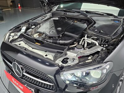 MERCEDES-BENZ E-CLASS - 7