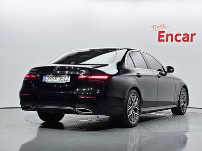 MERCEDES-BENZ E-CLASS - 3