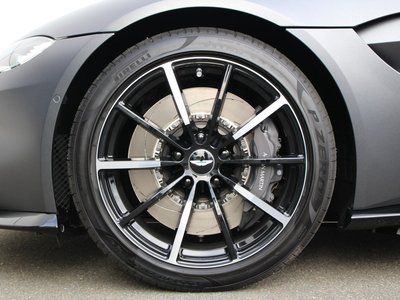 ASTON MARTIN VANTAGE - 6