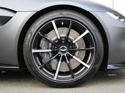 ASTON MARTIN VANTAGE - 10