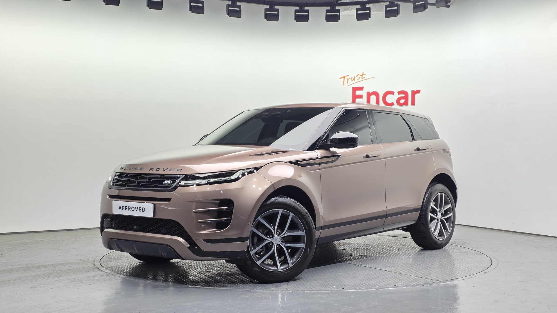 LAND ROVER RANGE ROVER EVOQUE - View 1