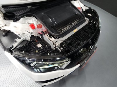 MERCEDES-BENZ EQE - 7