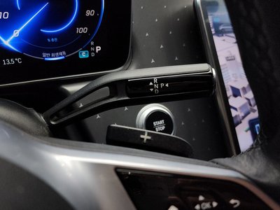 MERCEDES-BENZ EQE - 9