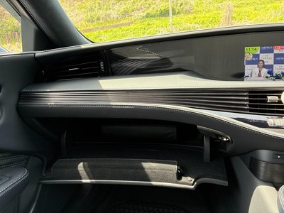 2018 Lexus LS — миниатюра 48