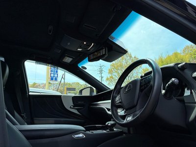 2018 Lexus LS — миниатюра 31