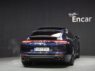 PORSCHE PANAMERA - 3