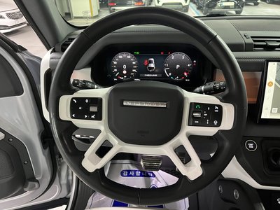 LAND ROVER DEFENDER - 10