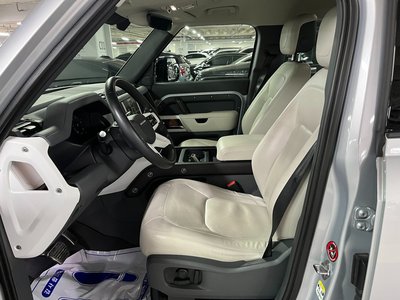 LAND ROVER DEFENDER - 4