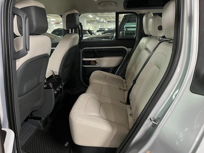 LAND ROVER DEFENDER - 8