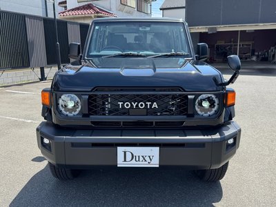 TOYOTA LAND CRUISER 70 - 6