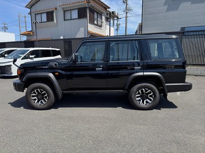 TOYOTA LAND CRUISER 70 - 7