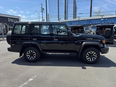 TOYOTA LAND CRUISER 70 - 8