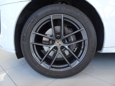 صورة 8 لـ 2023 Porsche MACAN