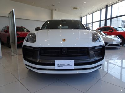 صورة 2 لـ 2023 Porsche MACAN