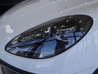 صورة 10 لـ 2023 Porsche MACAN