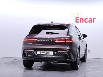 صورة 4 لـ 2021 Genesis GV70