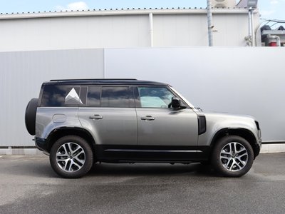 LAND ROVER DEFENDER - 8