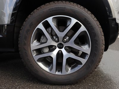 LAND ROVER DEFENDER - 9