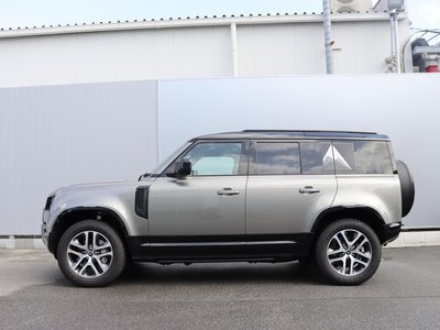 LAND ROVER DEFENDER - 8