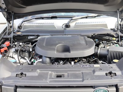 LAND ROVER DEFENDER - 10