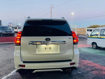 TOYOTA LAND CRUISER PRADO - 8