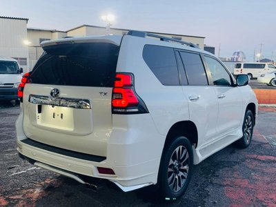 TOYOTA LAND CRUISER PRADO - 10