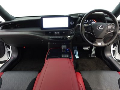 صورة 9 لـ 2023 Lexus LS