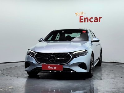 MERCEDES-BENZ E-CLASS - 2