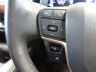 TOYOTA CROWN CROSSOVER - 10