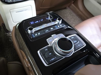 2020 Genesis G90 — миниатюра 25