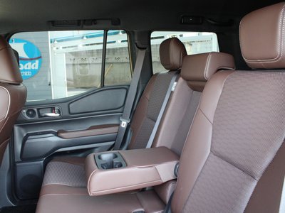 TOYOTA LAND CRUISER 250 - 10