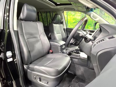 TOYOTA LAND CRUISER PRADO - 8