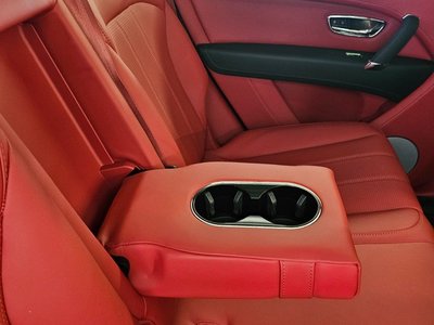 BENTLEY BENTAYGA - 10