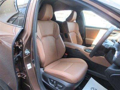 TOYOTA CROWN SPORT - 5