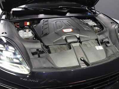 صورة 7 لـ 2021 Porsche CAYENNE