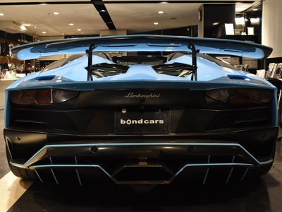 LAMBORGHINI AVENTADOR ROADSTER - 10
