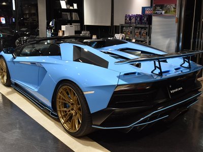 LAMBORGHINI AVENTADOR ROADSTER - 8