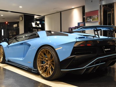 LAMBORGHINI AVENTADOR ROADSTER - 4