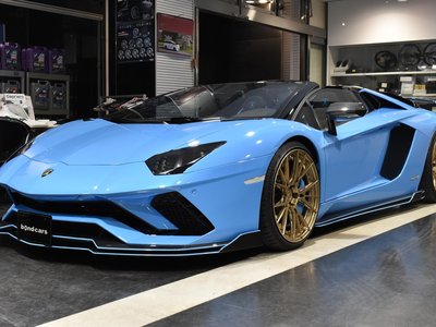 LAMBORGHINI AVENTADOR ROADSTER - 1