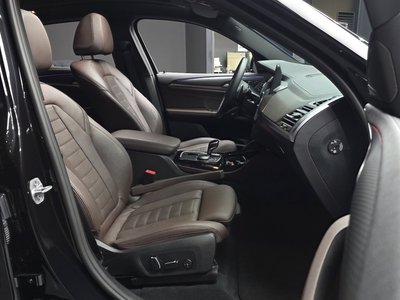 2025 BMW X4 thumbnail 17