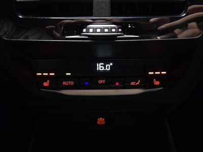 2025 BMW X4 thumbnail 25