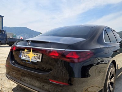 MERCEDES-BENZ E-CLASS - 4