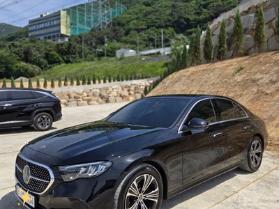 MERCEDES-BENZ E-CLASS - 1