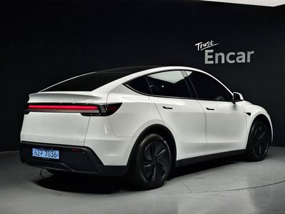 2025 Tesla MODEL Y — фото 3
