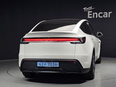 2025 Tesla MODEL Y — фото 4