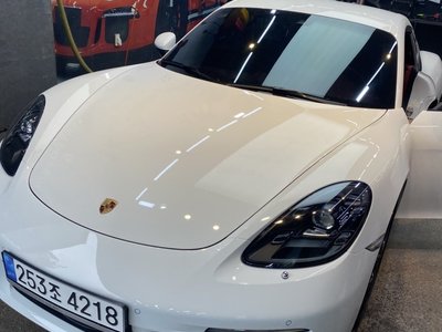 PORSCHE 718 CAYMAN