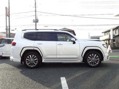 TOYOTA LAND CRUISER 300 - 5