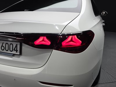 MERCEDES-BENZ E-CLASS - 10