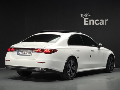 MERCEDES-BENZ E-CLASS - 4